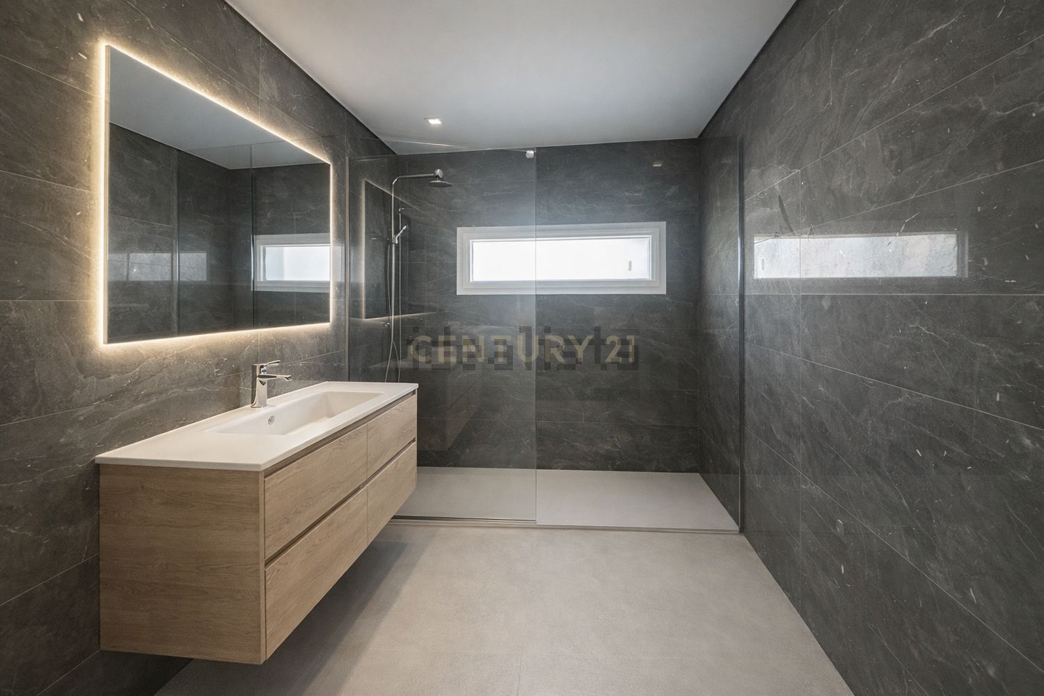 小楼房或独栋别墅出售在Rua Doutora Sara Benoliel, 2866 - 卫生间