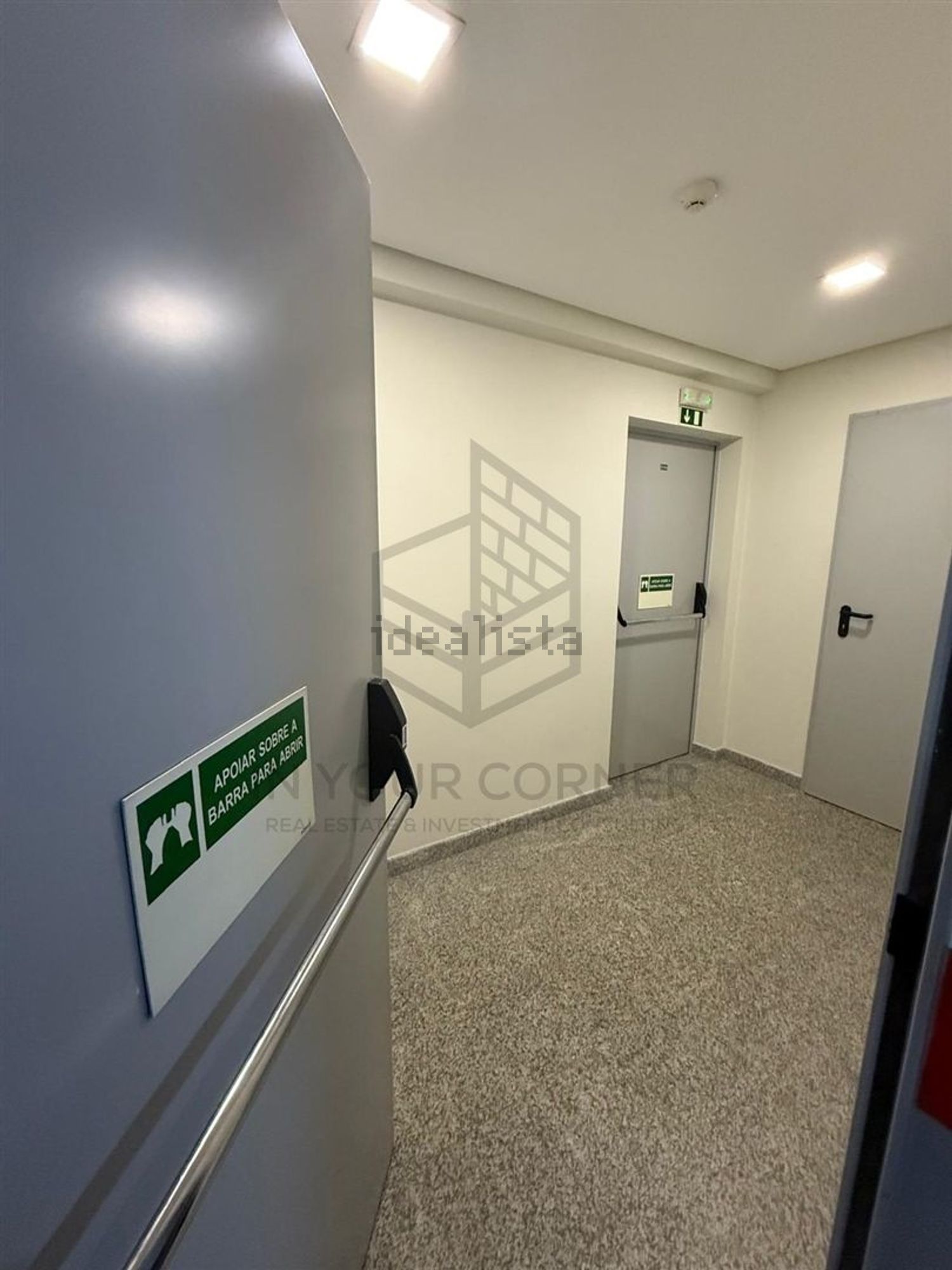 出租公寓 t3在Praça Infante Dom Duarte, 1 - 电梯