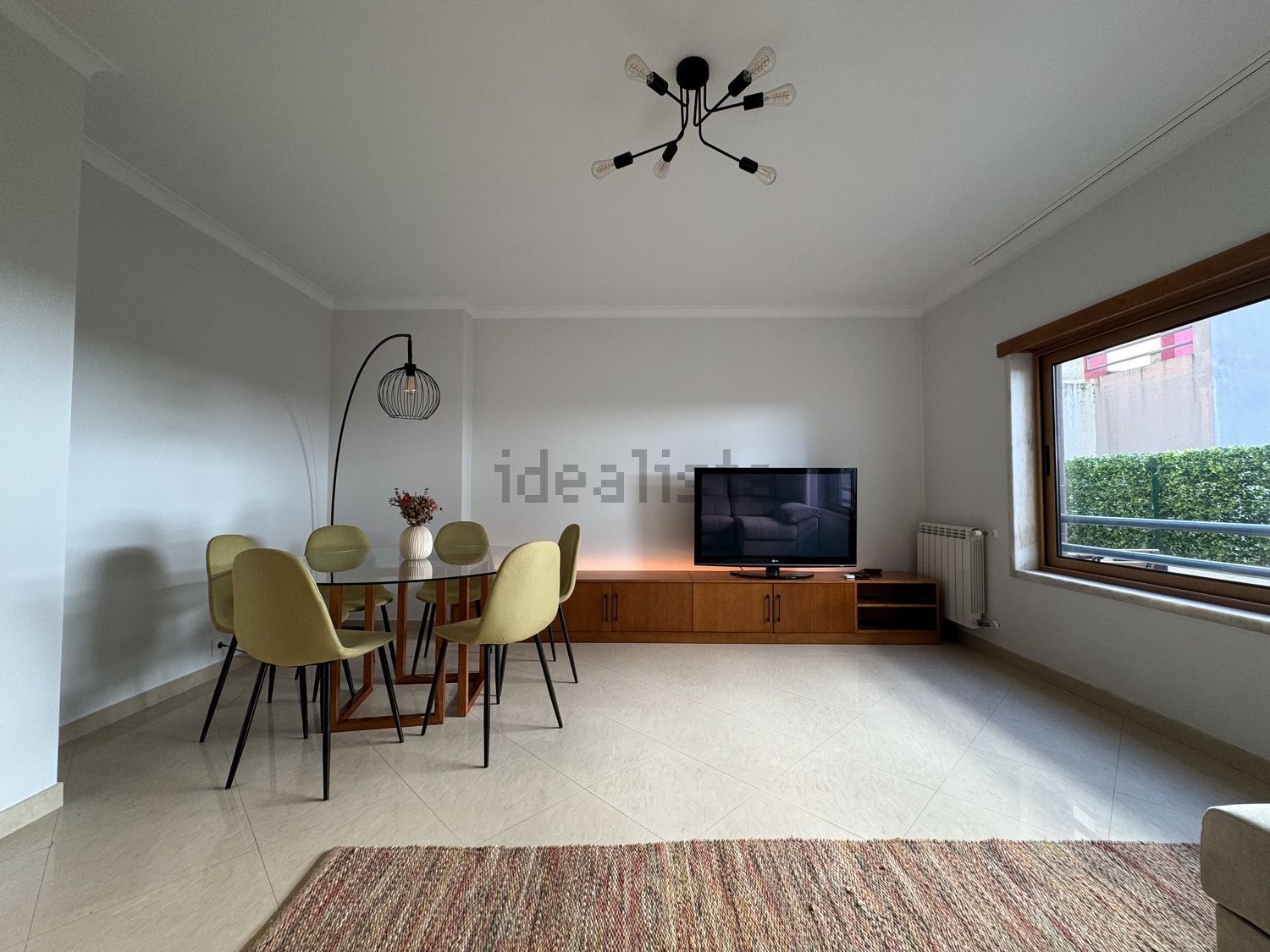 出租公寓 t2在Santo António dos Cavaleiros e Frielas - 客厅