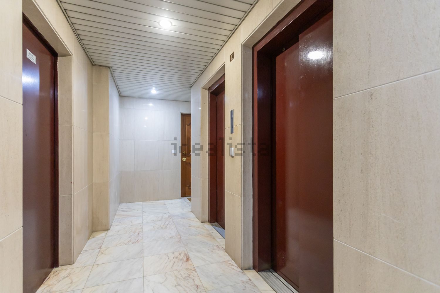 出租顶层公寓在Rua Padre Américo - 过道