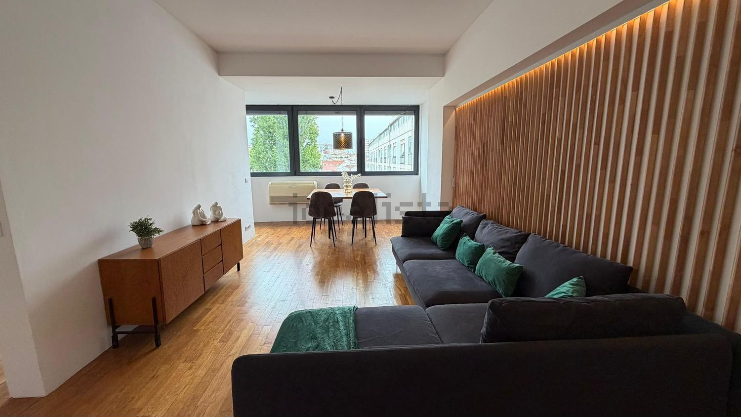 出租公寓 t2在Avenida Conselheiro Barjona de Freitas, 9 - 客厅