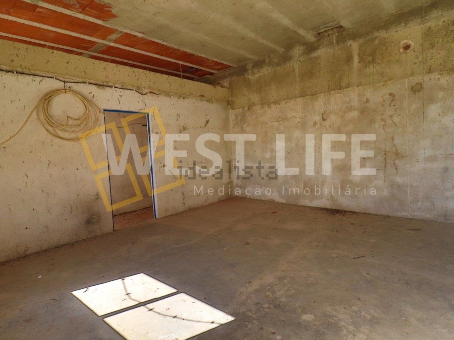 小楼房或独栋别墅出售在Venda do Pinheiro e Santo Estêvão das Galés - 照片