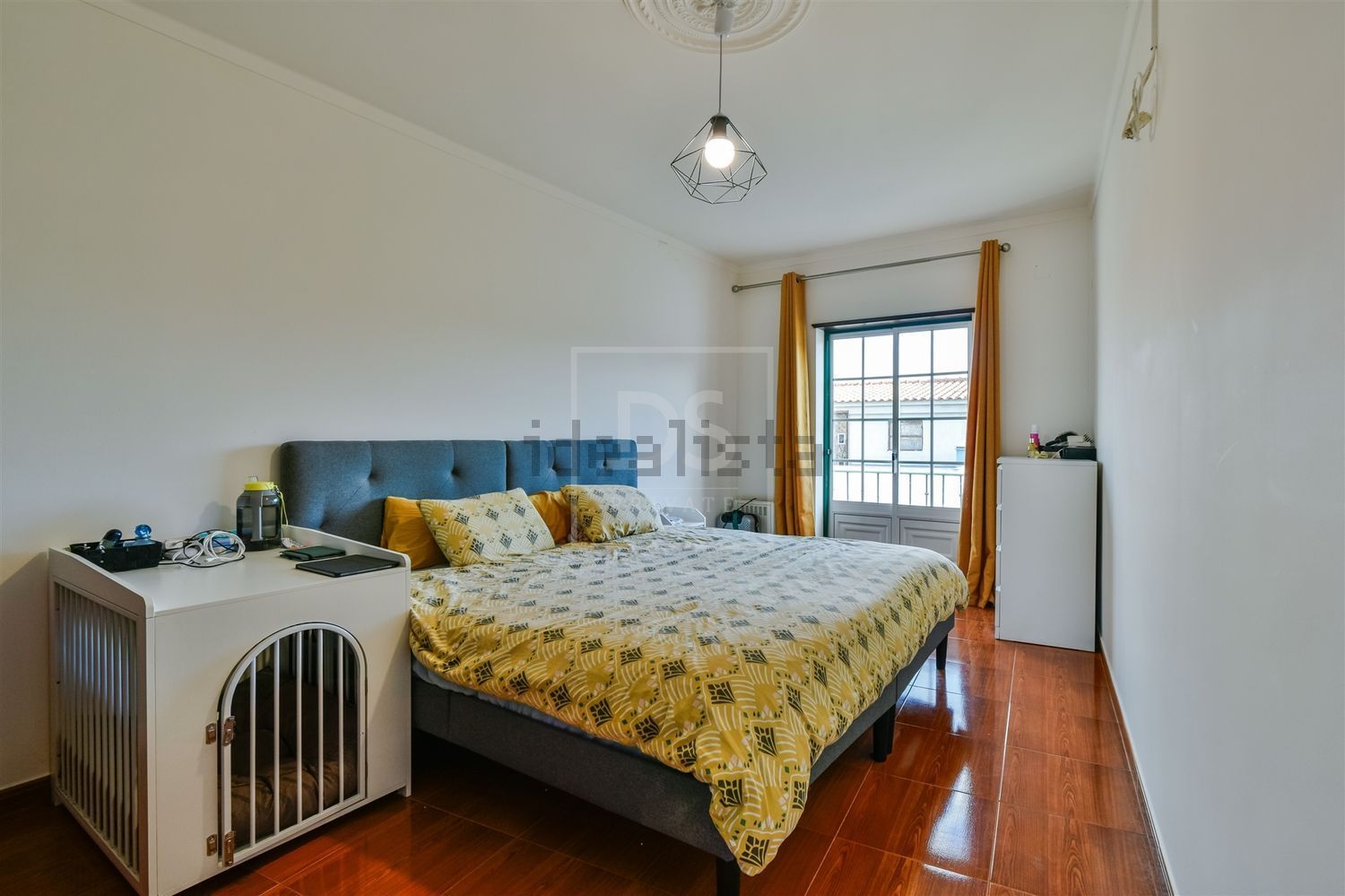 小楼房或独栋别墅出售在Praça Dom Lourenço Vicente, 18 - 卧室