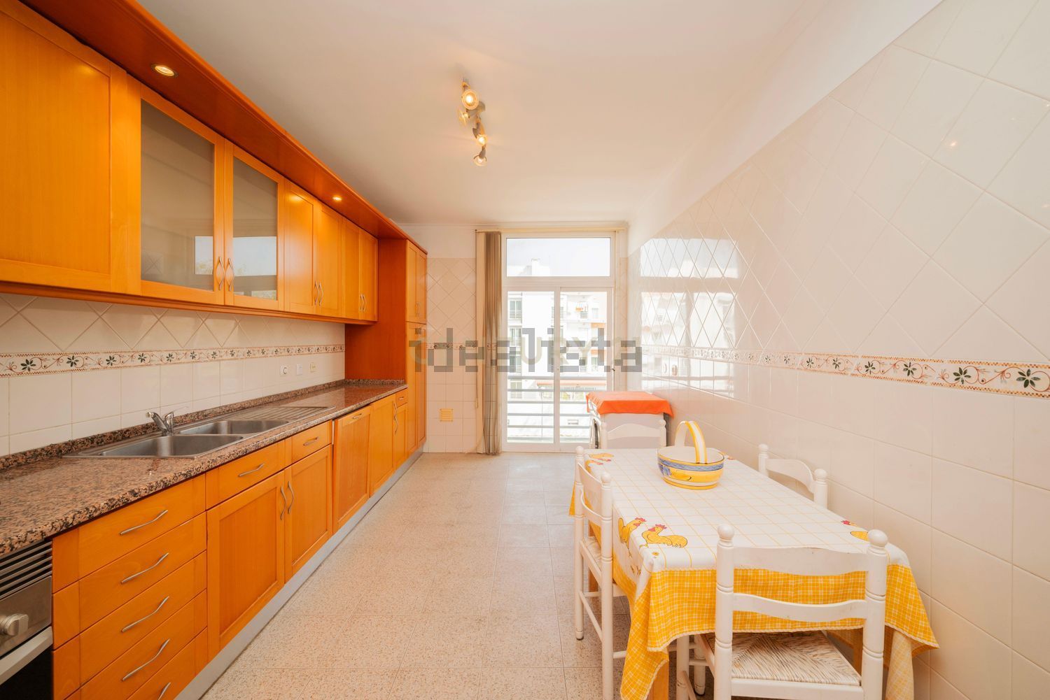 出租公寓 t3在Rua Melo Antunes, 36 - 厨房