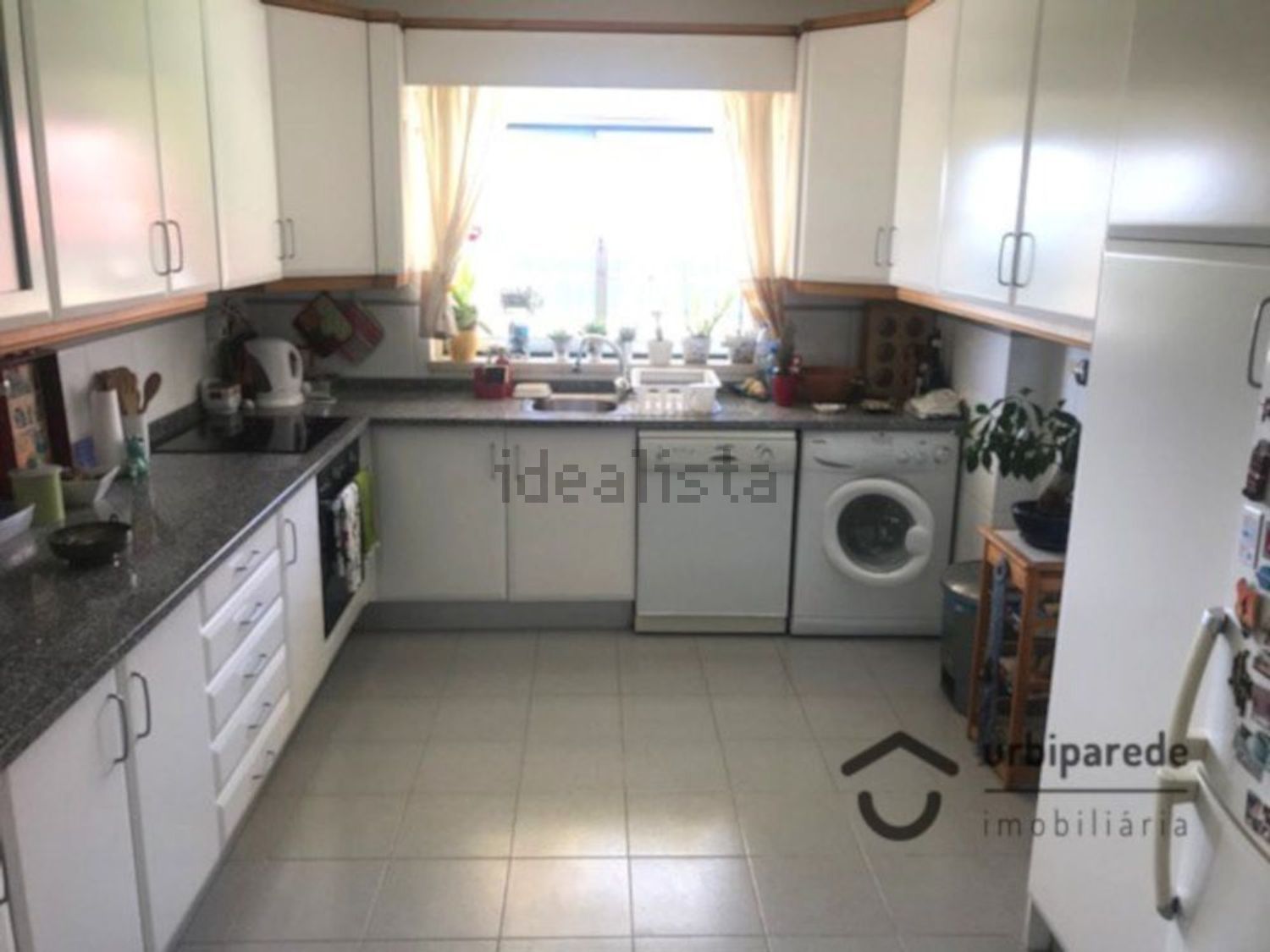 出租小楼房或独栋别墅在Praceta Susana Feitor s/n - 厨房