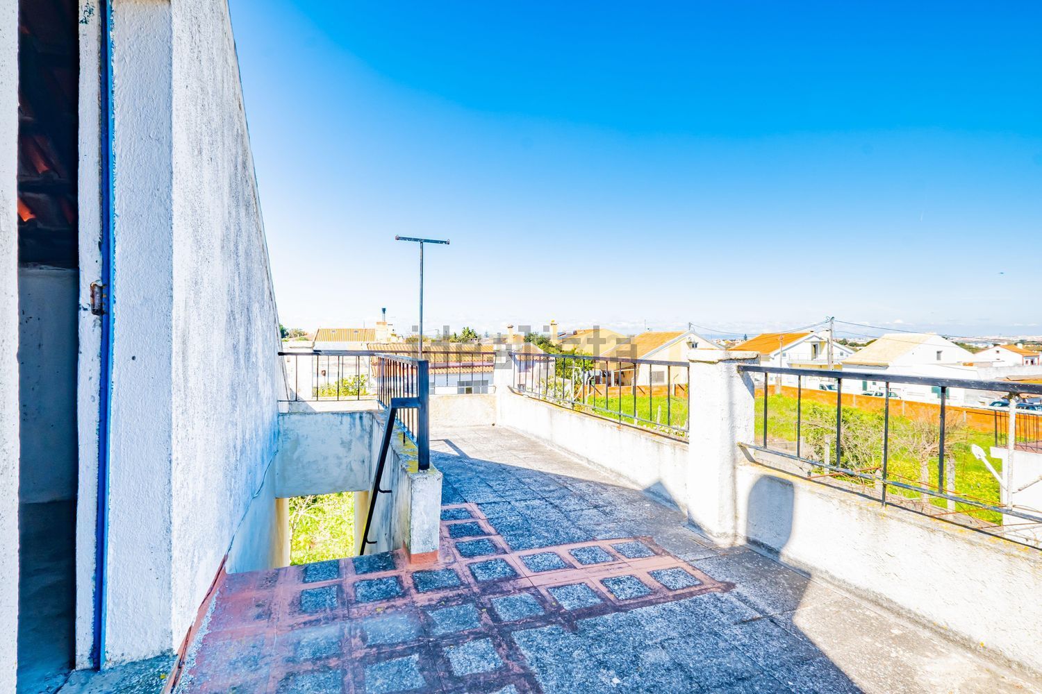 小楼房或独栋别墅出售在Rua General Humberto Delgado, 6 - 游泳池