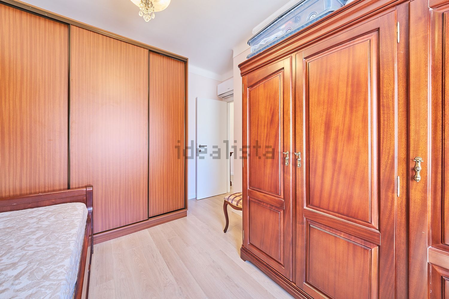 小楼房或独栋别墅出售在Rua da Bica - 卧室