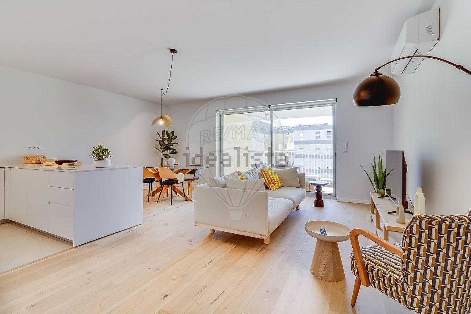 出租公寓 t2在Estrada Desvio - 客厅