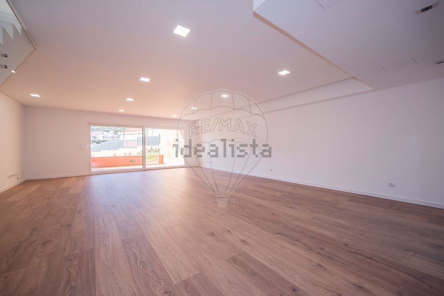 出租小楼房或独栋别墅Cm1318 - 居住