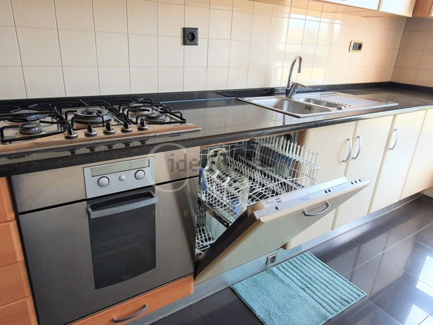 出租公寓 t1在Avenida Cidade de Bratislava - 厨房