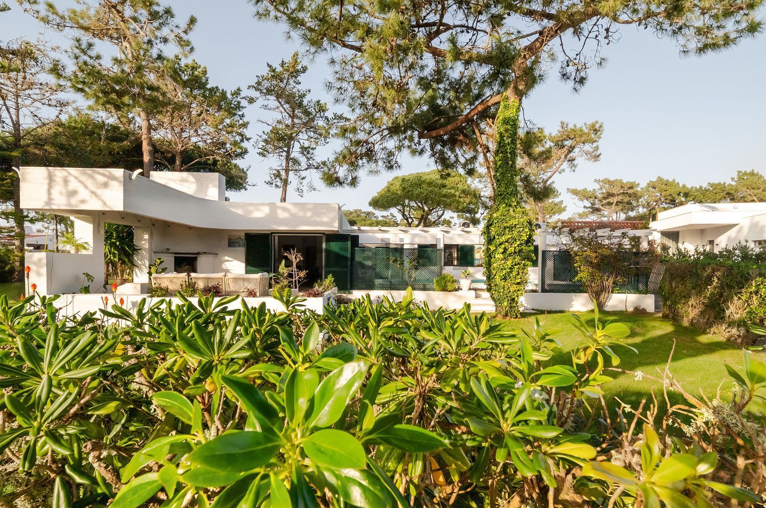 小楼房或独栋别墅出售在Rua das Quintas - 外立面