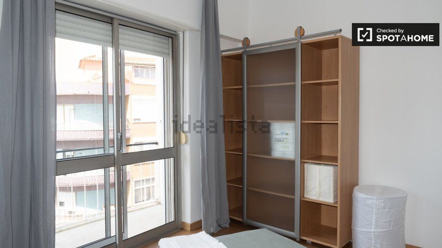 出租房间在Rua Elias Garcia - 试衣间