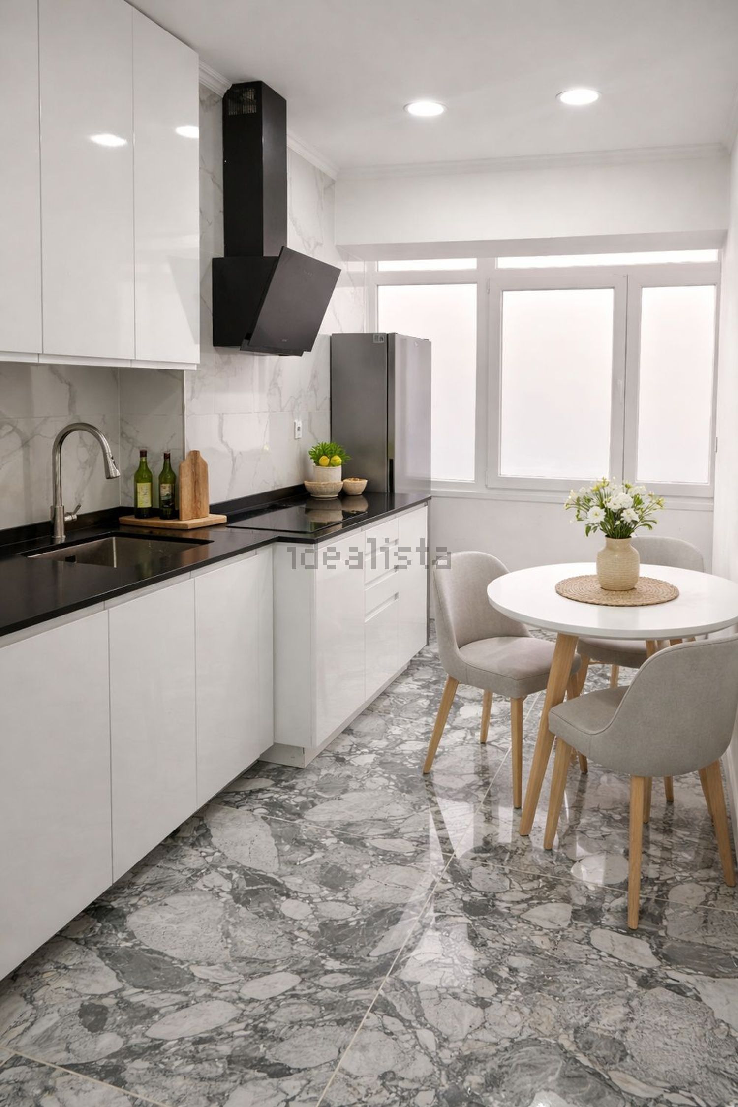 公寓 t2出售在Rua Arminda Gomes de Carvalho, 10 - 厨房