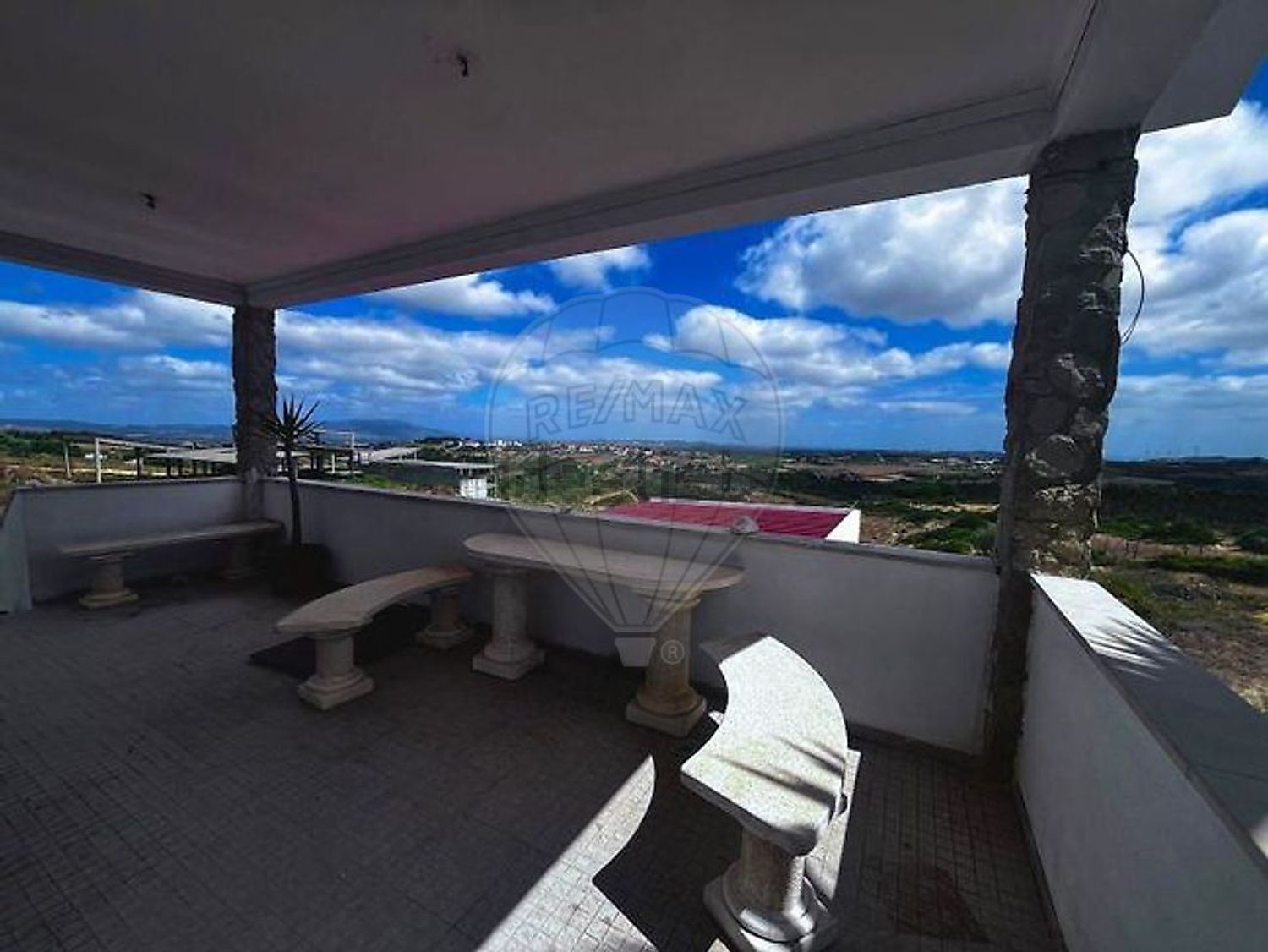 小楼房或独栋别墅出售在Rua do Cabeço - 阳台