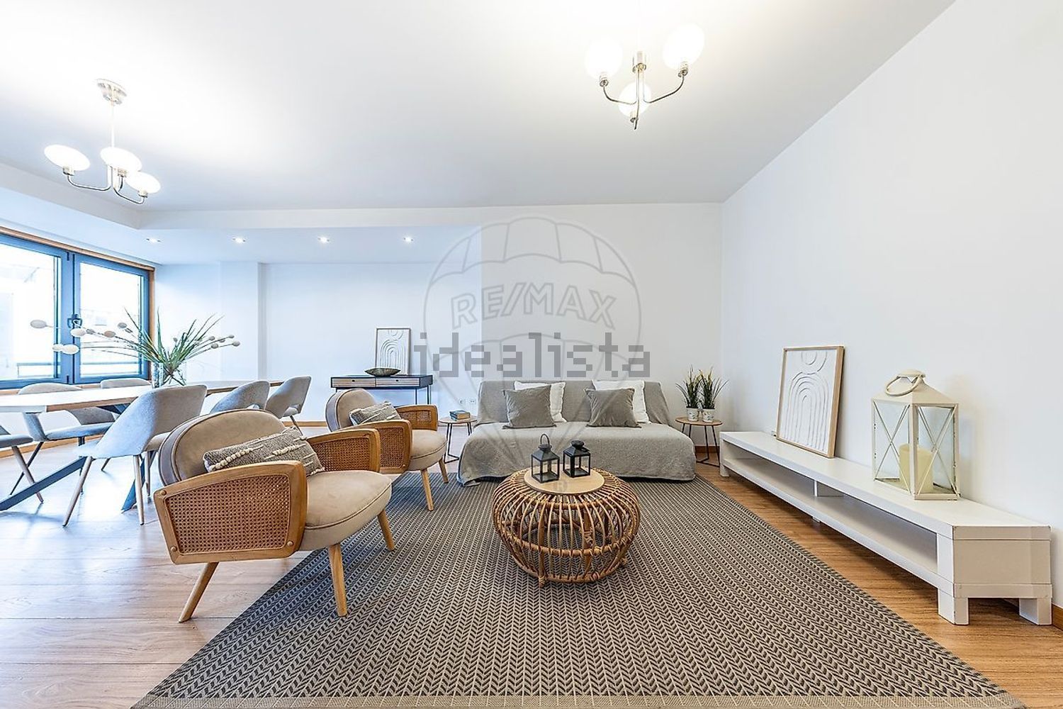 公寓 t3出售在Avenida Diogo Cão - 客厅