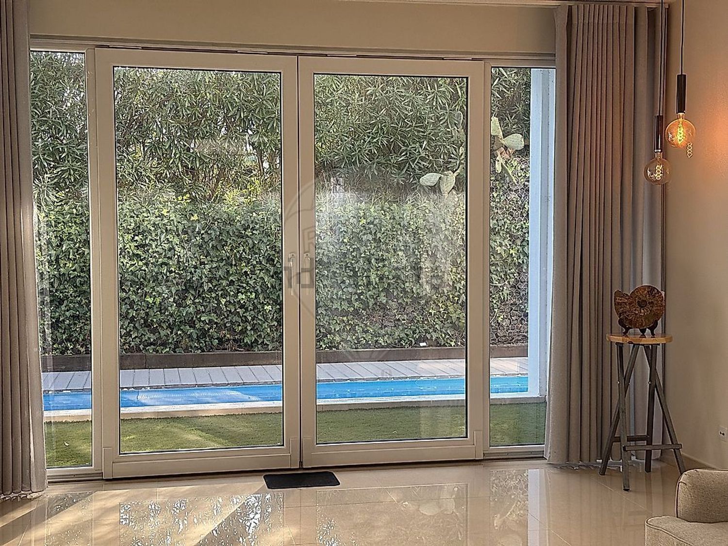 出租小楼房或独栋别墅在Rua Rosa Ramalho, 31 - 照片