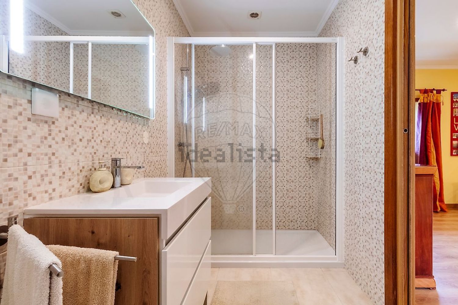 小楼房或独栋别墅出售在Estrada de Paços - 卫生间