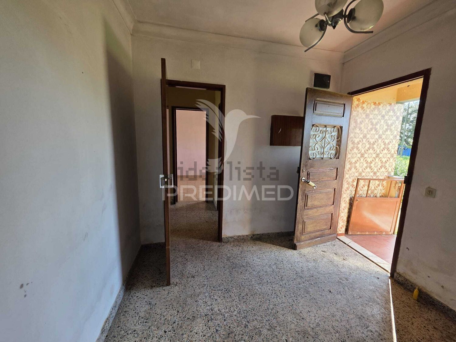 小楼房或独栋别墅出售在Rua Cândido de Matos Vieira - 过道