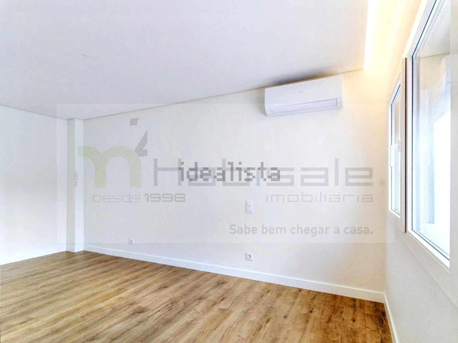 联排别墅出售在Rua Almirante Gago Coutinho, 58 a - 居住