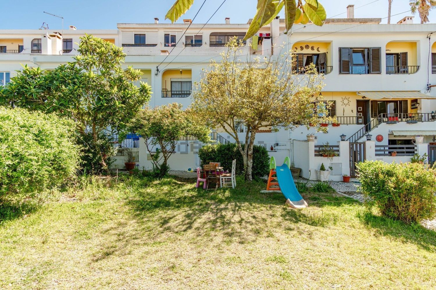 联排别墅出售在Rua Hortense Luz - 外立面