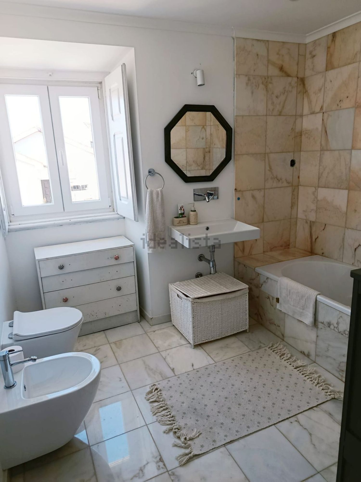 小楼房或独栋别墅出售在Peral - 卫生间