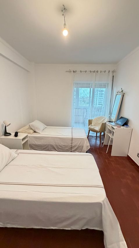 出租房间在Rua Peixinho Júnior, 9