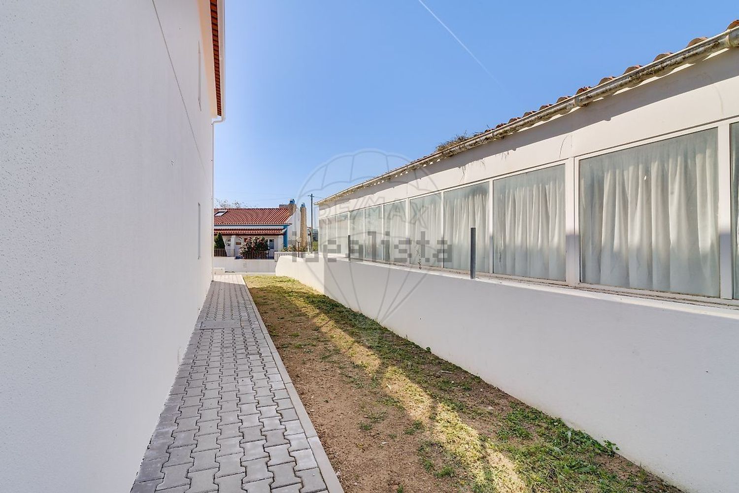 小楼房或独栋别墅出售在Rua da Cabine - 外立面