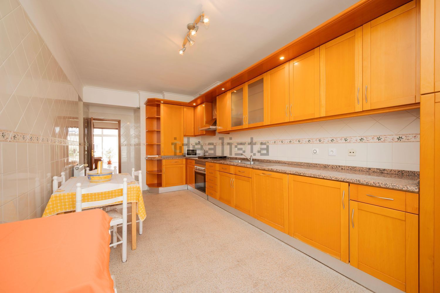 出租公寓 t3在Rua Melo Antunes, 36 - 厨房