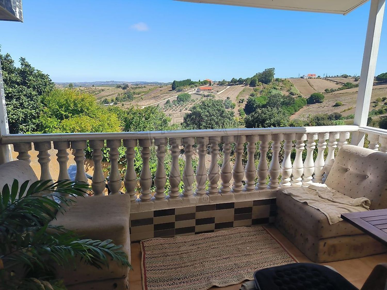 小楼房或独栋别墅出售在Rua da Mata de Palhacana - 阳台