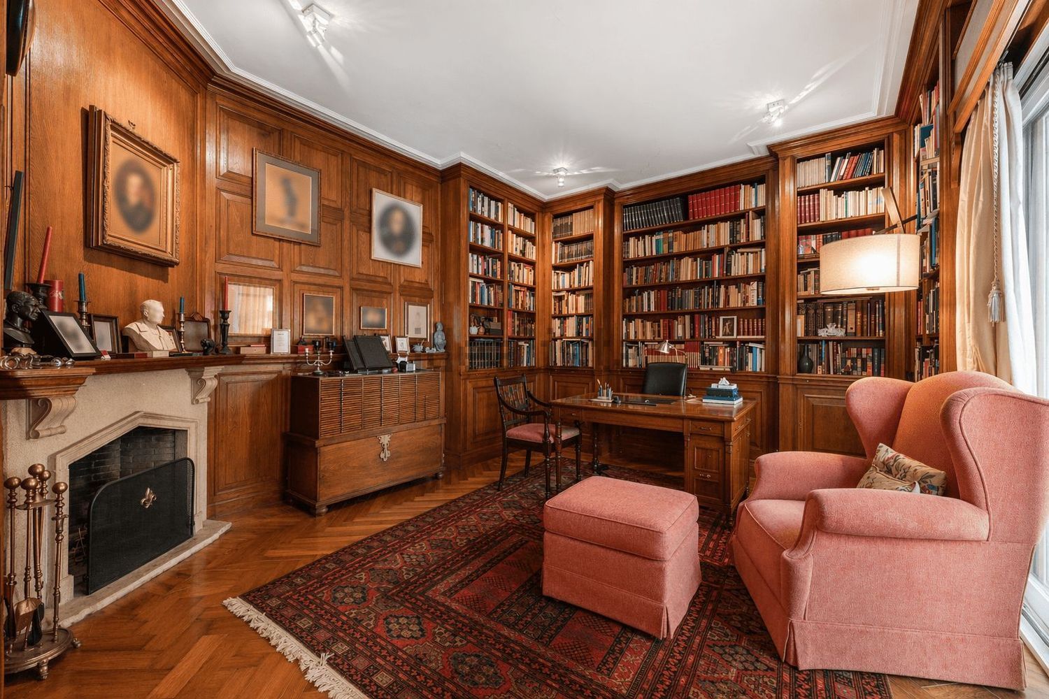 小楼房或独栋别墅出售在Avenida Marechal Carmona - 客厅