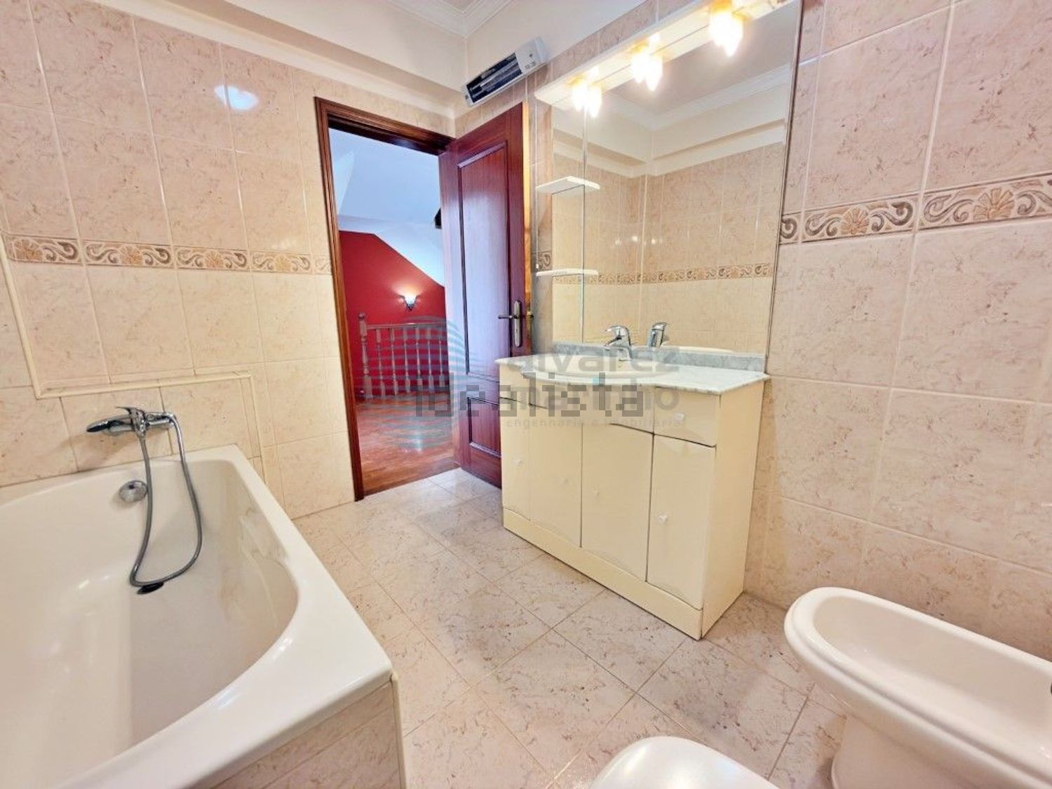 小楼房或独栋别墅出售在Rua 1° de Maio, 3 - 卫生间