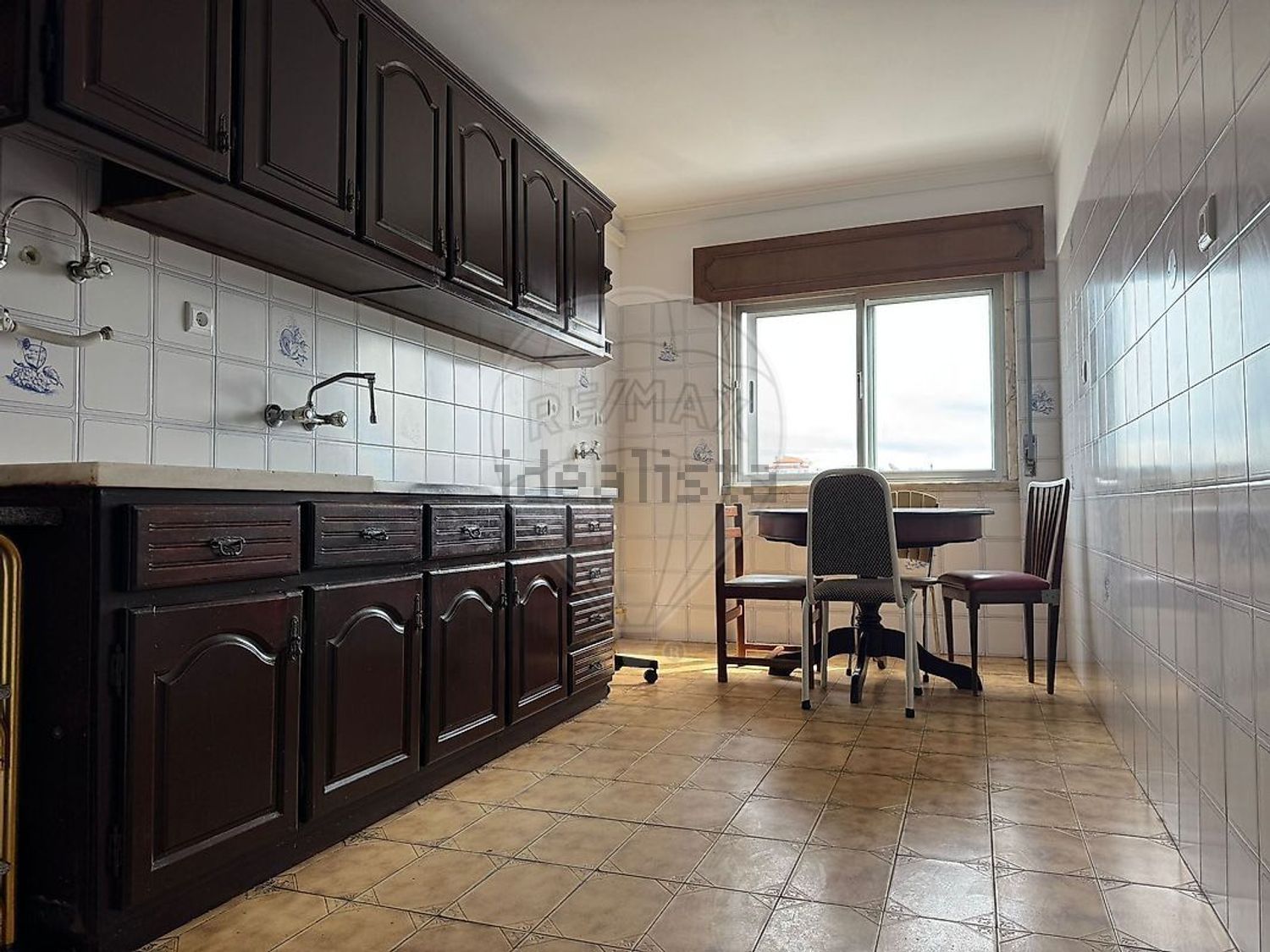 出租公寓 t2在Rua Elias Garcia - 厨房