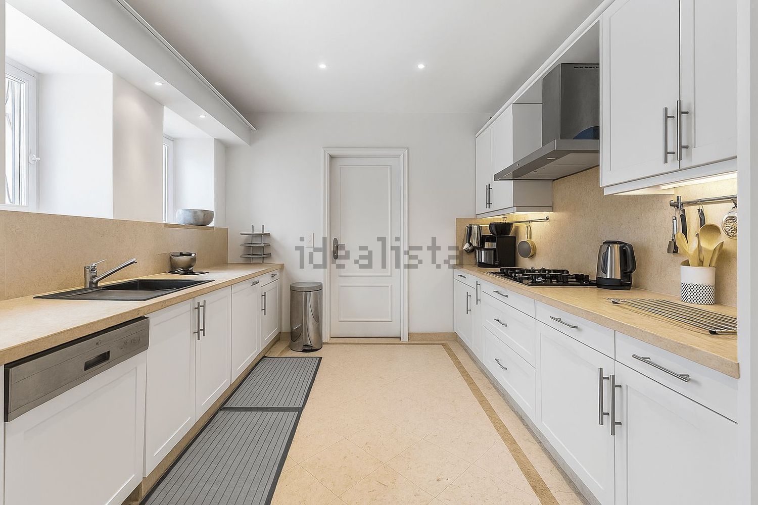 小楼房或独栋别墅出售在Avenida Marechal Carmona - 厨房