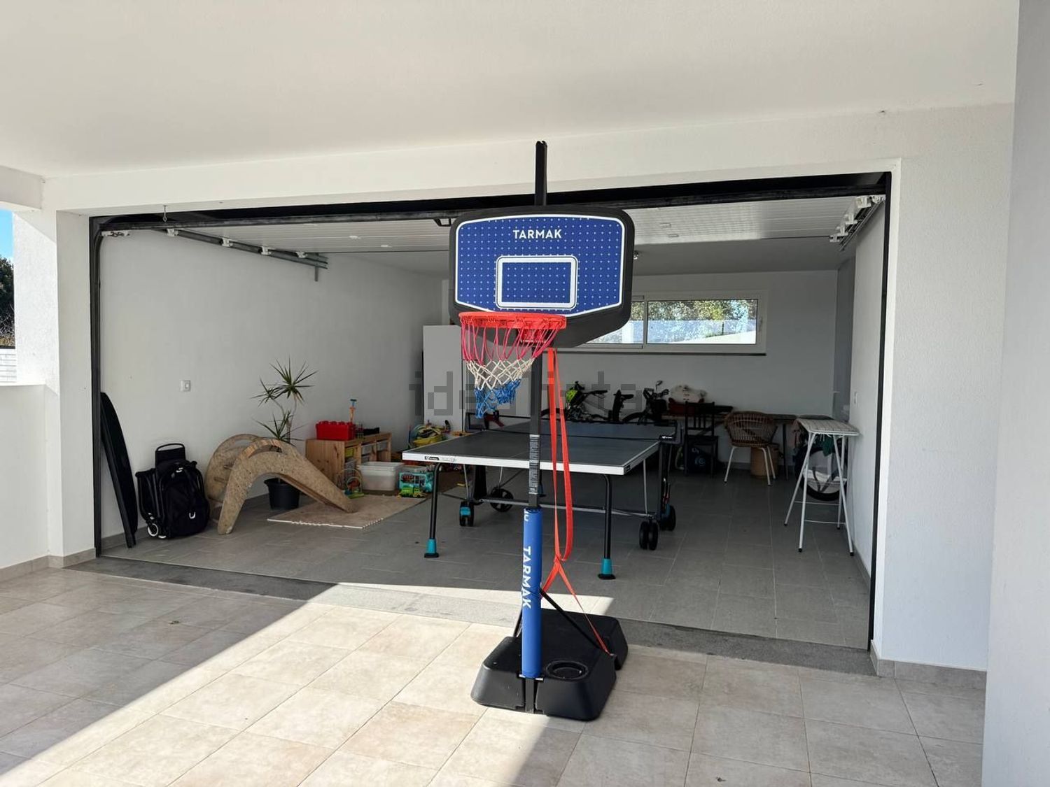 小楼房或独栋别墅出售在Avenida Movimento das Forças Armadas, 8 - 照片