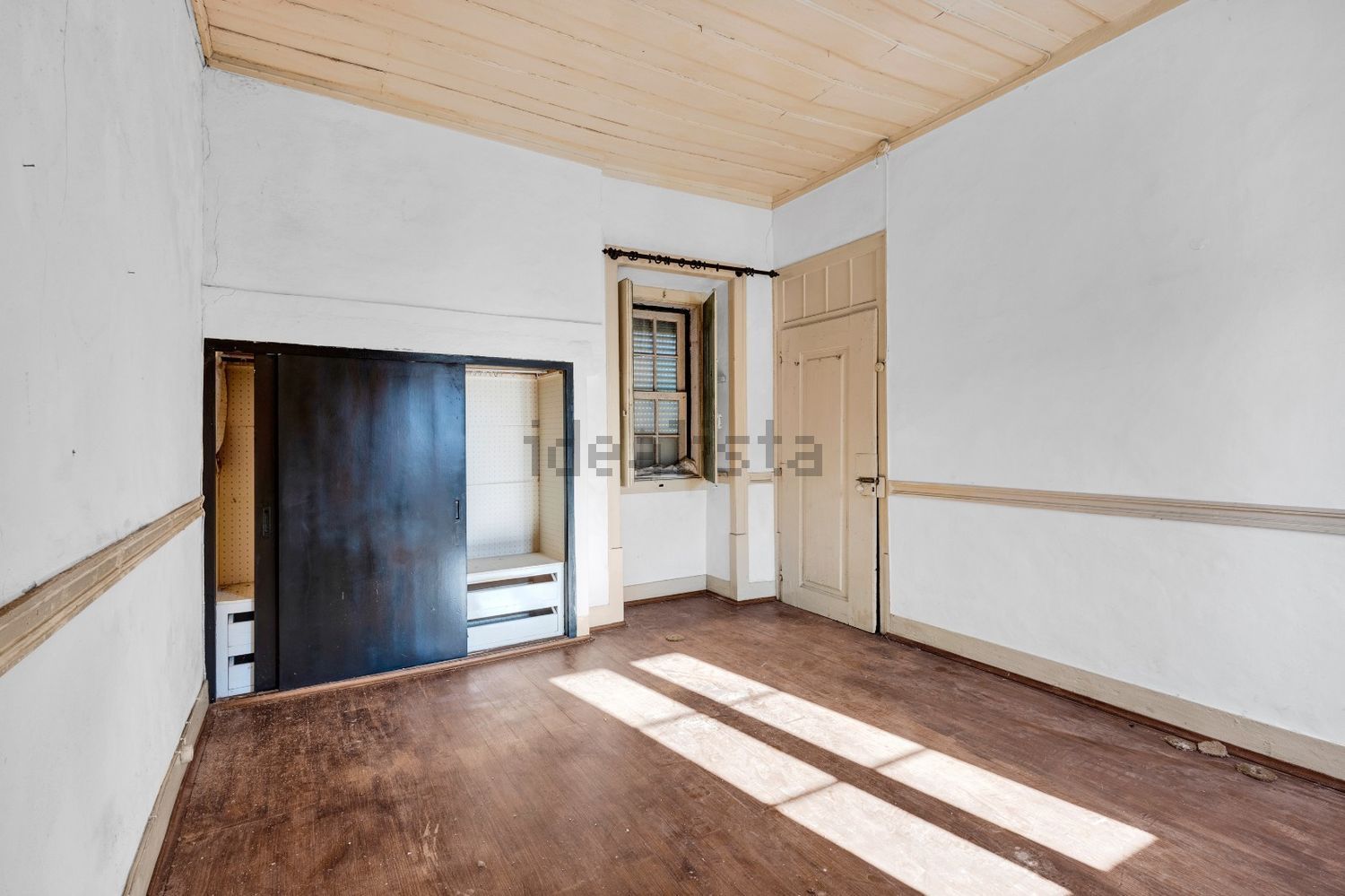 小楼房或独栋别墅出售在Rua Direita - 居住