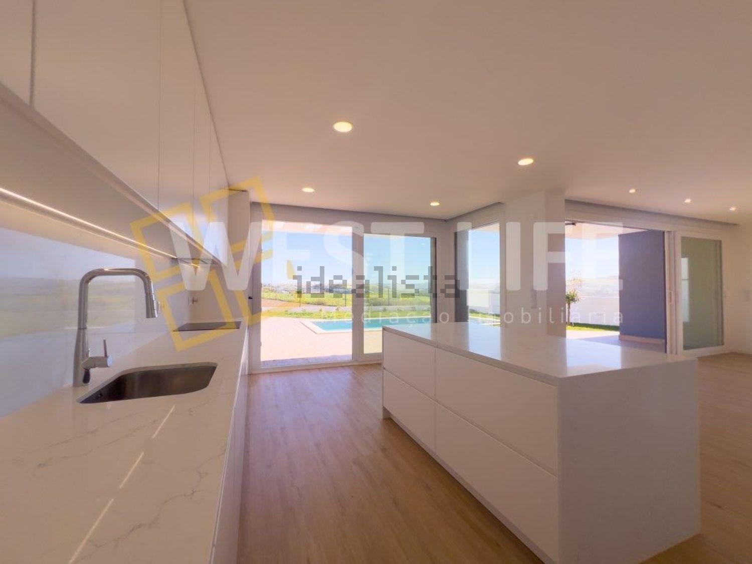 小楼房或独栋别墅出售在São Pedro da Cadeira - 照片