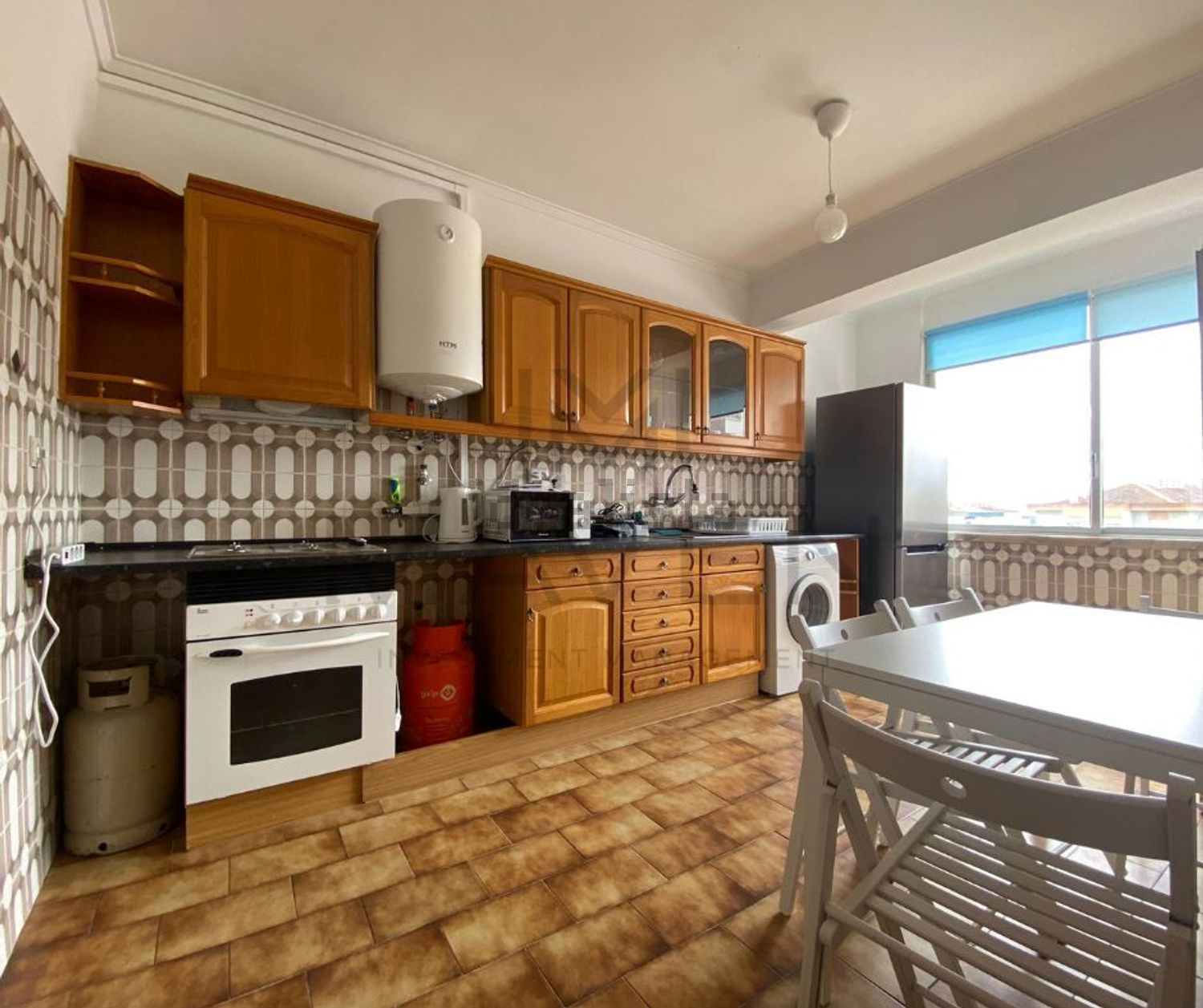 出租顶层公寓在Avenida Professor Rui Luís Gomes - 厨房