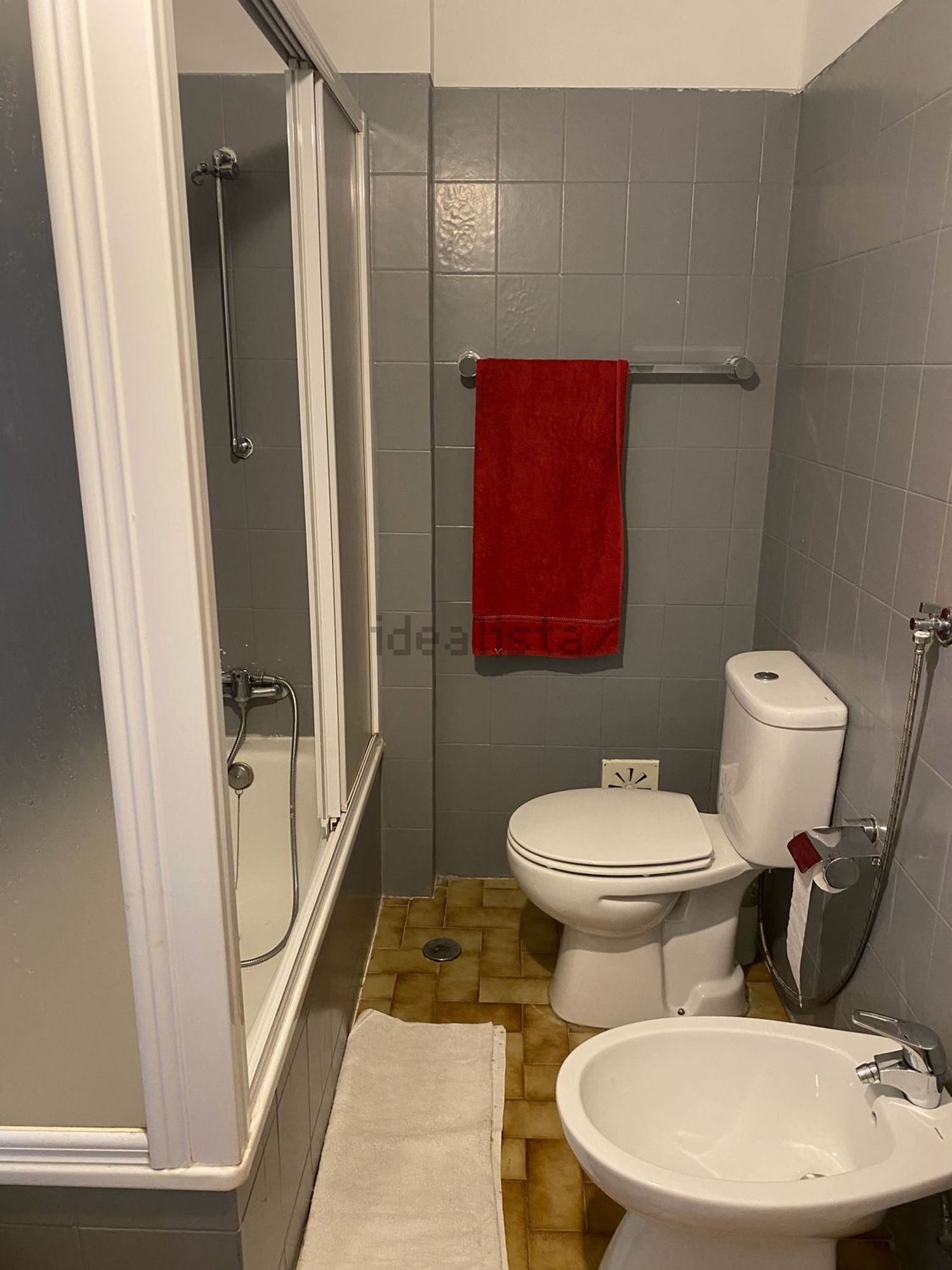 出租房间在Rua Peixinho Júnior, 9 - 卫生间