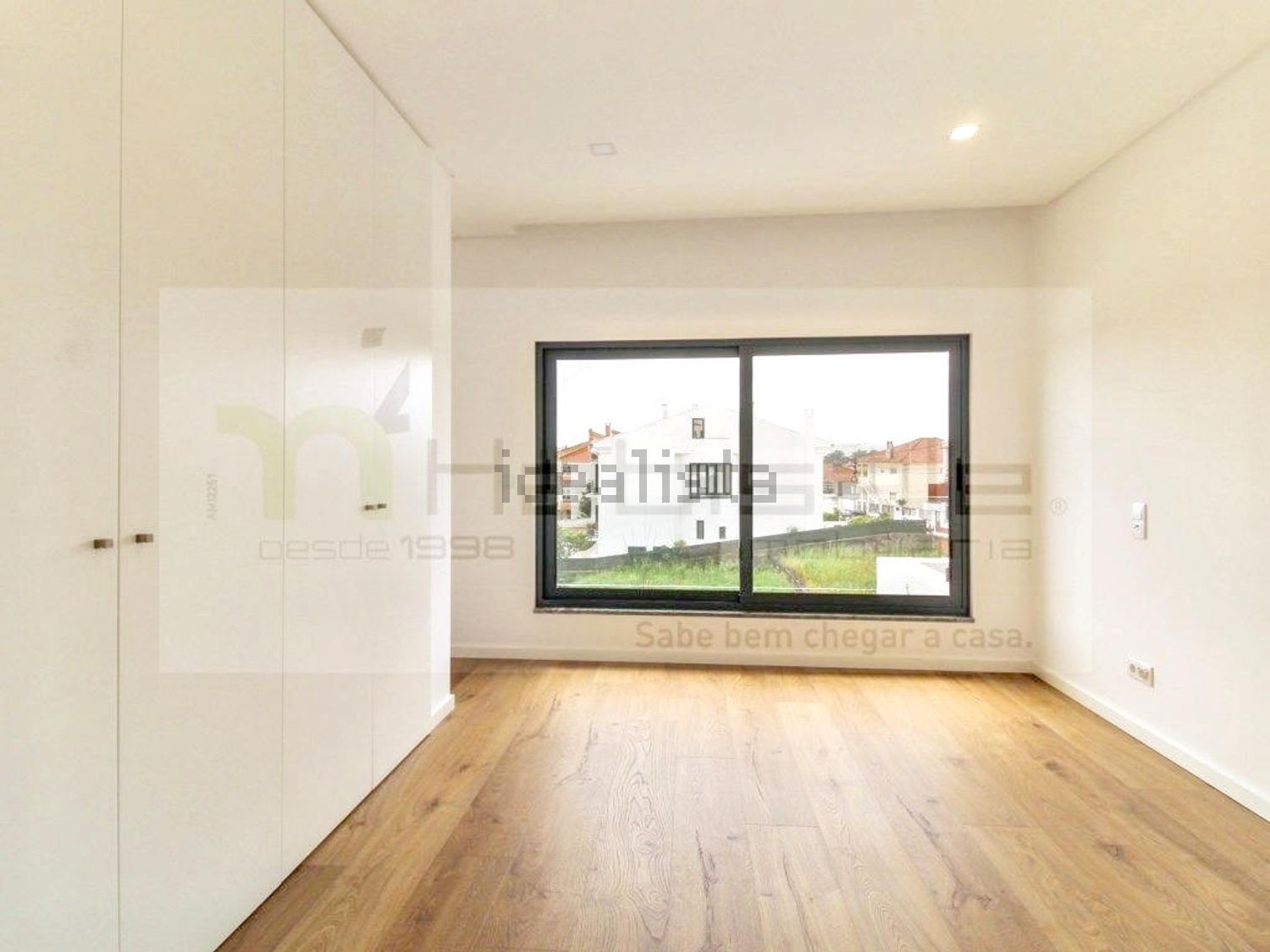 小楼房或独栋别墅出售在Rua Marechal Craveiro Lopes, 43 - 居住