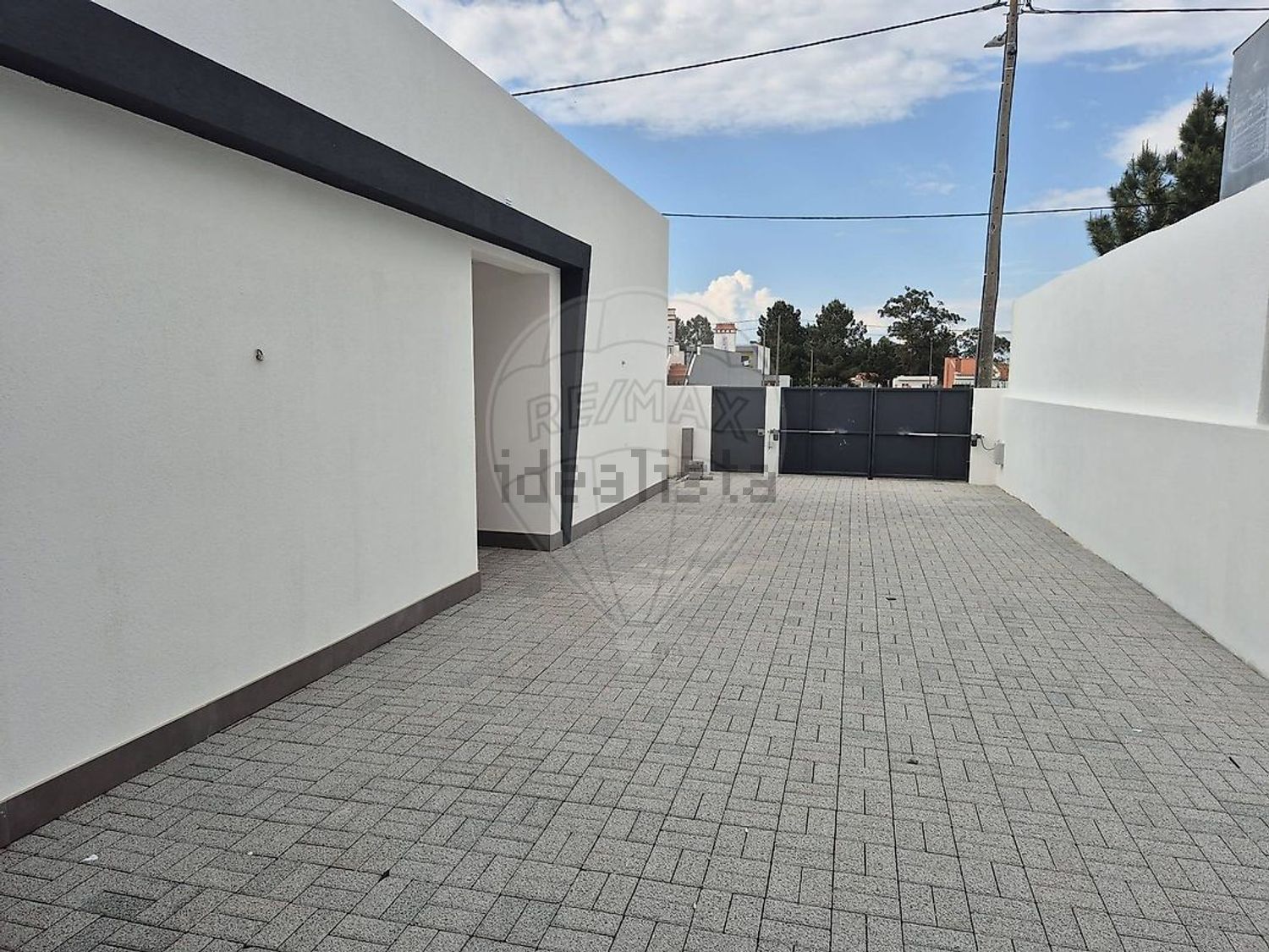 小楼房或独栋别墅出售在Rua 27 - 阳台