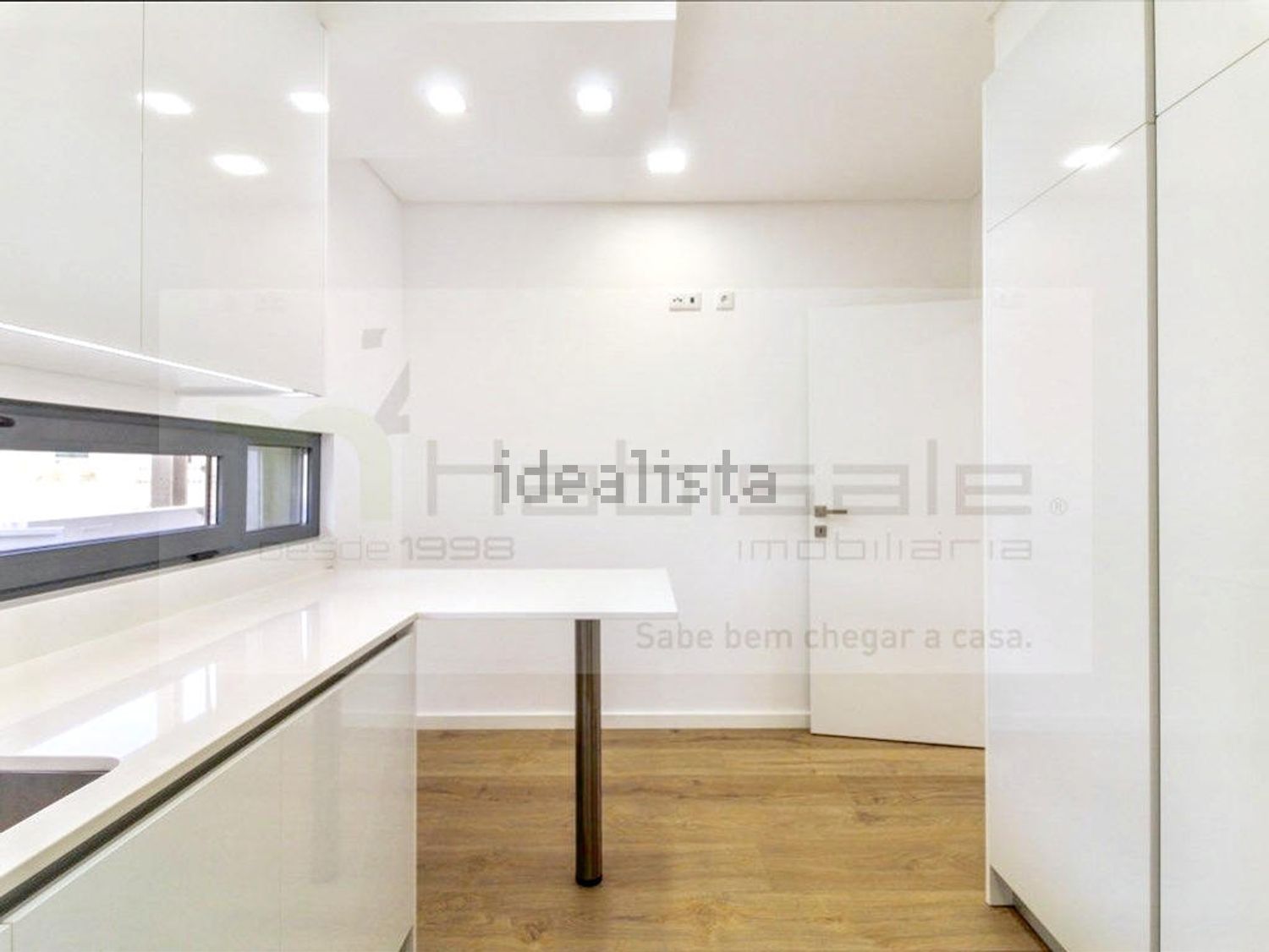 小楼房或独栋别墅出售在Rua Marechal Craveiro Lopes, 43 - 厨房