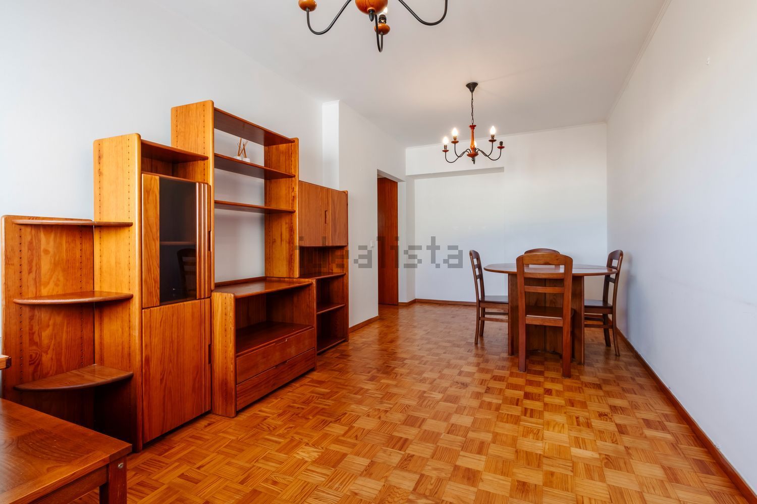 出租公寓 t2在Rua David Mourão Ferreira, 3 - 客厅