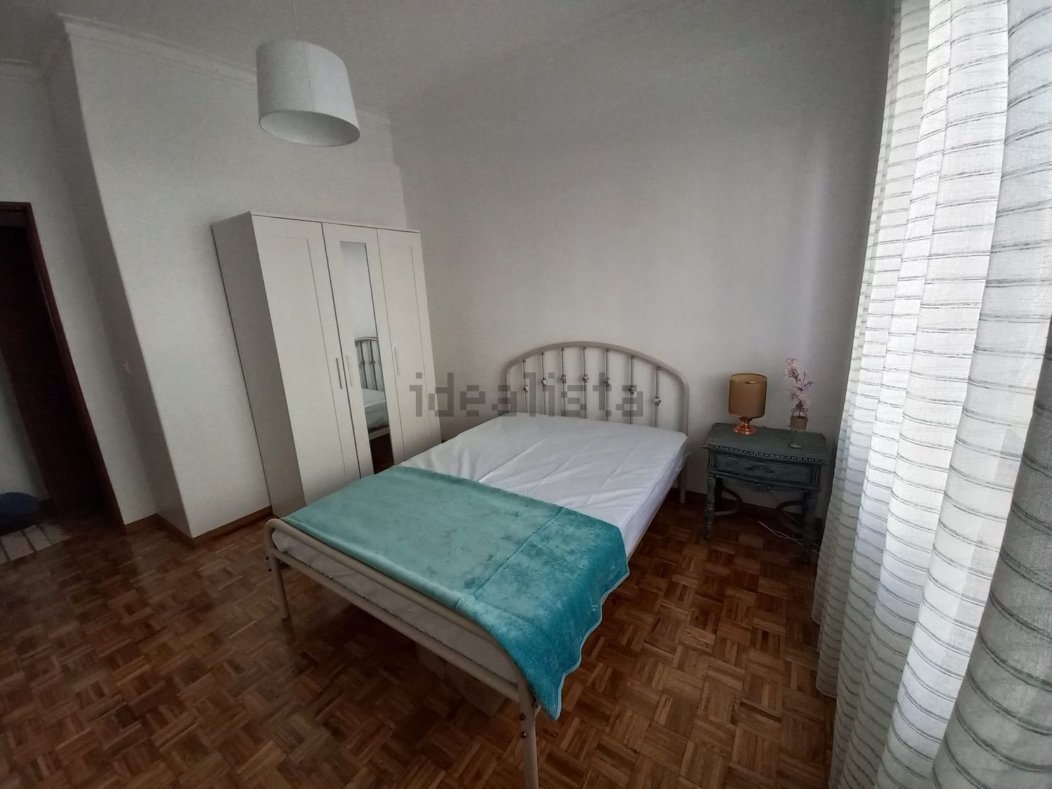 出租房间在Rua António José de Almeida, 3 - 卧室