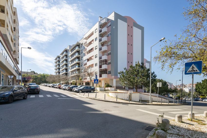 出租公寓 t2在Rua José Afonso, 4