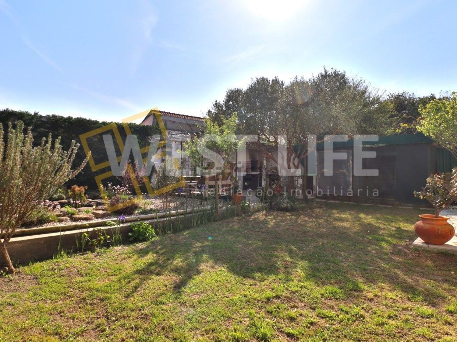 小楼房或独栋别墅出售在Centro - 照片