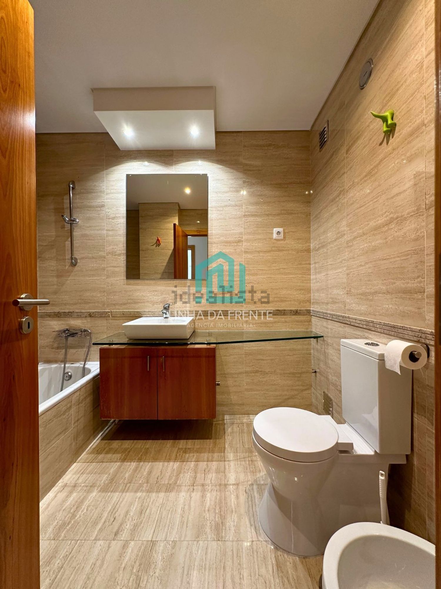 公寓 t3出售在Rua Hermínia Silva - 卫生间