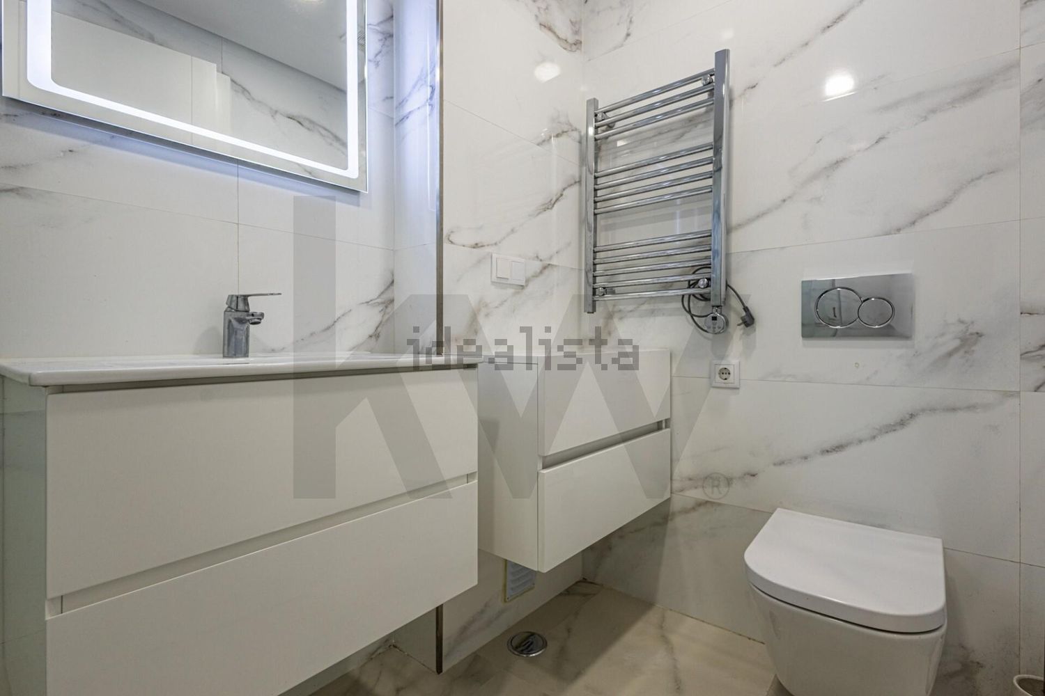 出租公寓 t2在Avenida Amália Rodrigues, 11 - 卫生间