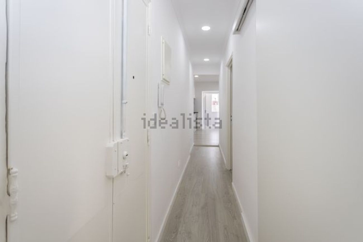 公寓 t2出售在Largo das Olarias s/n - 过道