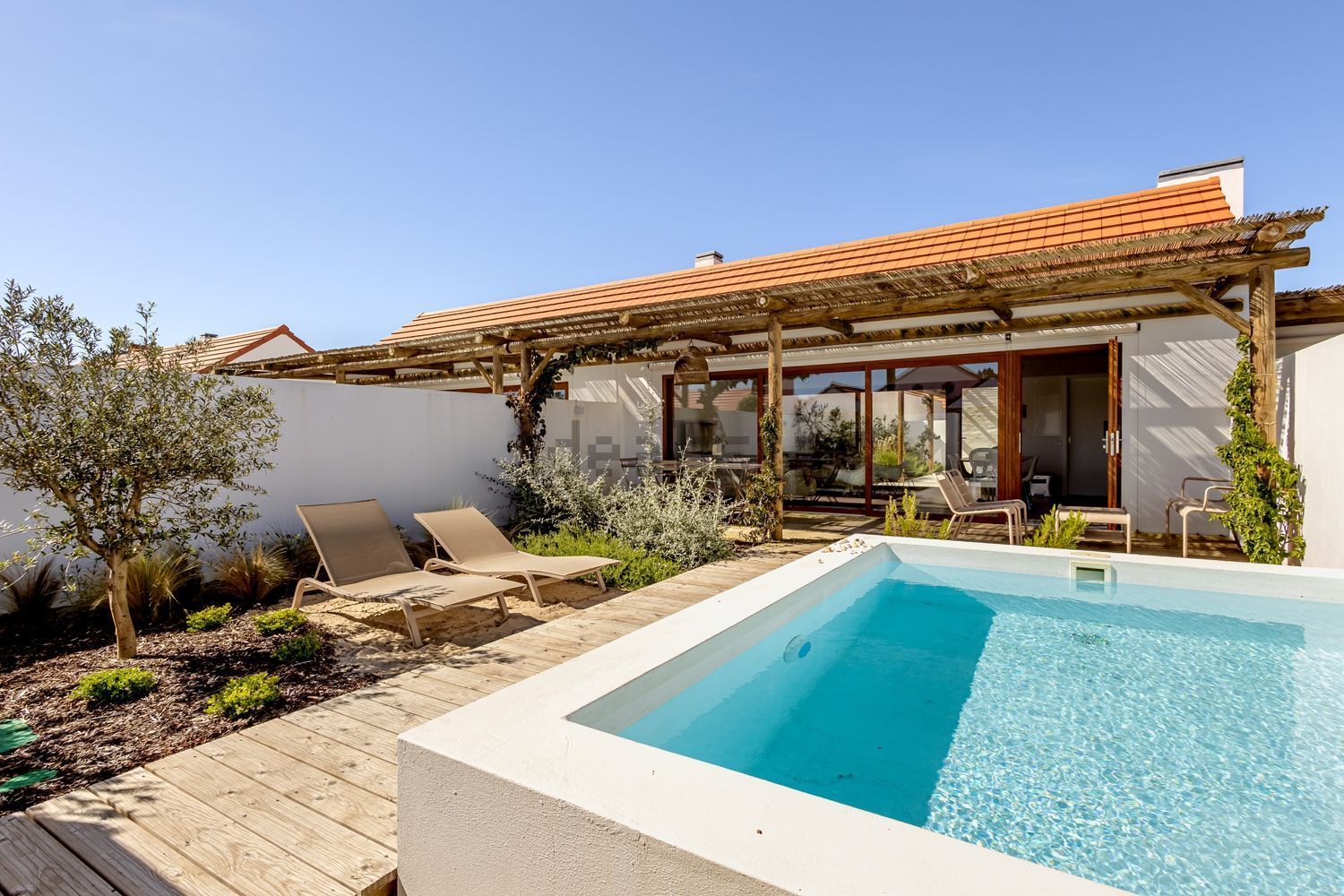 小楼房或独栋别墅出售在Rua das Cegonhas - 游泳池