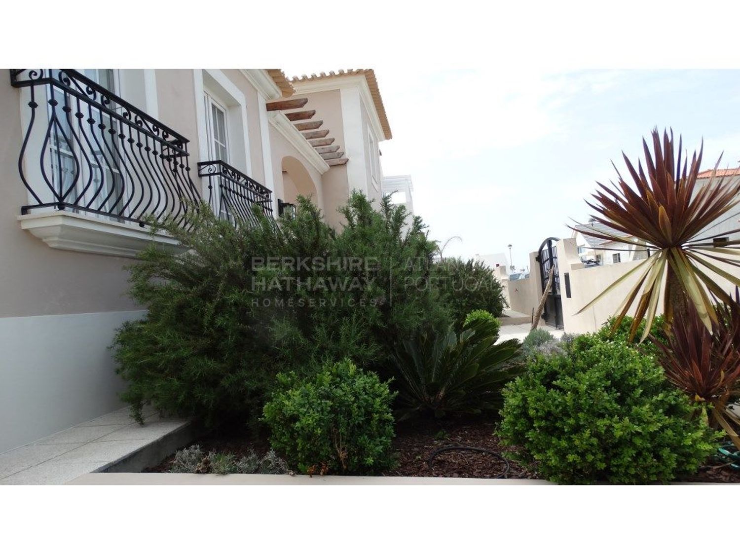 小楼房或独栋别墅出售在Porto Covo - 外立面